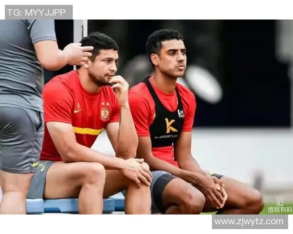 重庆羽毛球队灵活性争议引发热议球员表现与战术调整的深度探讨 重庆羽毛球队灵活性争议引发热议球员表现与战术调整的深度探讨