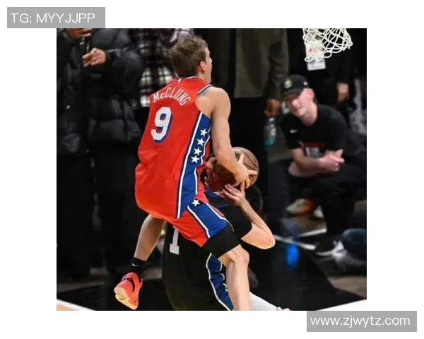 英国小男孩调皮捣蛋戏弄足球明星引发全场欢笑瞬间 英国小男孩调皮捣蛋戏弄足球明星引发全场欢笑瞬间